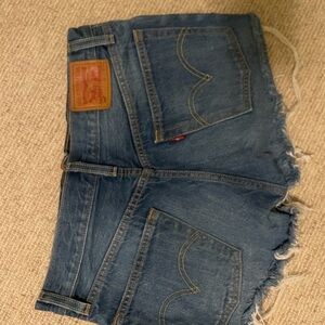 Levi’s Classic Blue Denim Shorts size 27